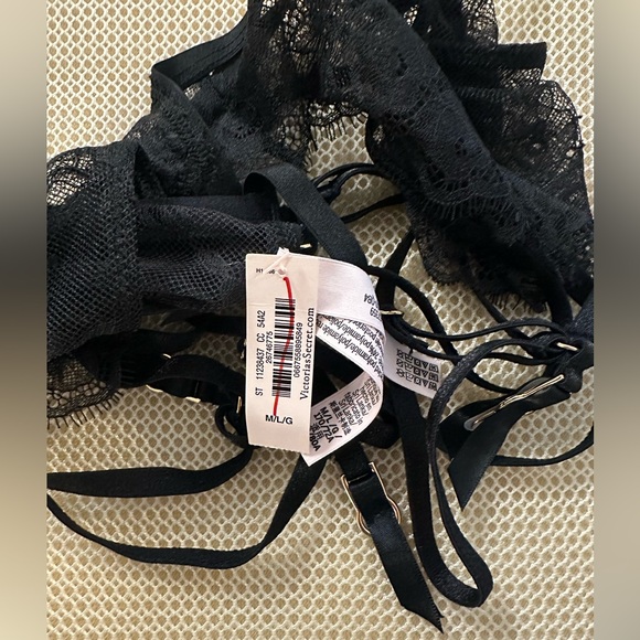 🆕 VS Very Sexy Rose Lace Garter Belt Black - Picture 4 of 4